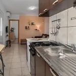 In With Kitchen Daire