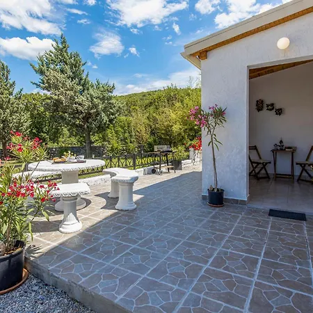 In With Kitchen Apartment Šmrika